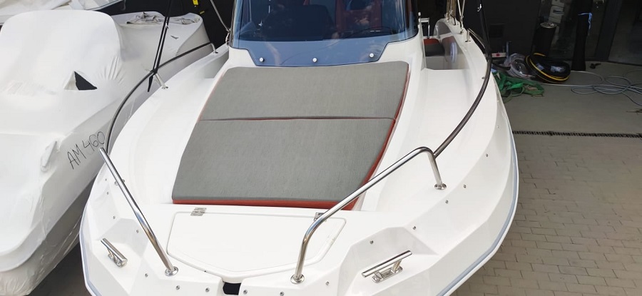 Barca cu motor QX563