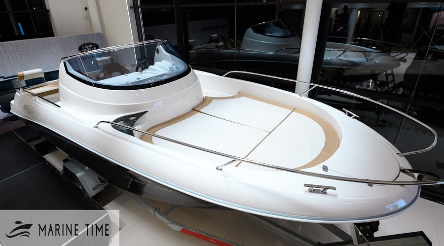 Barca cu motor QX615