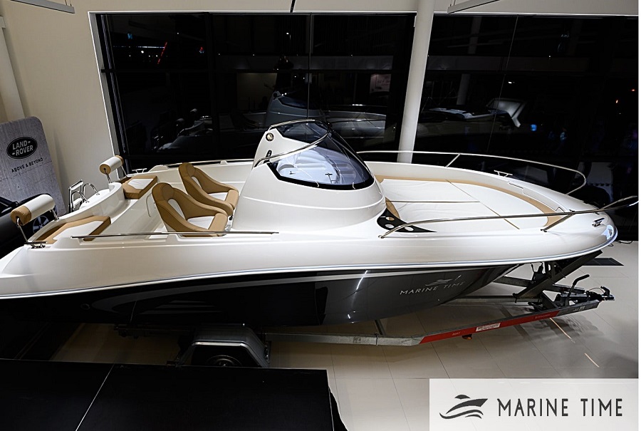 Barca cu motor QX615