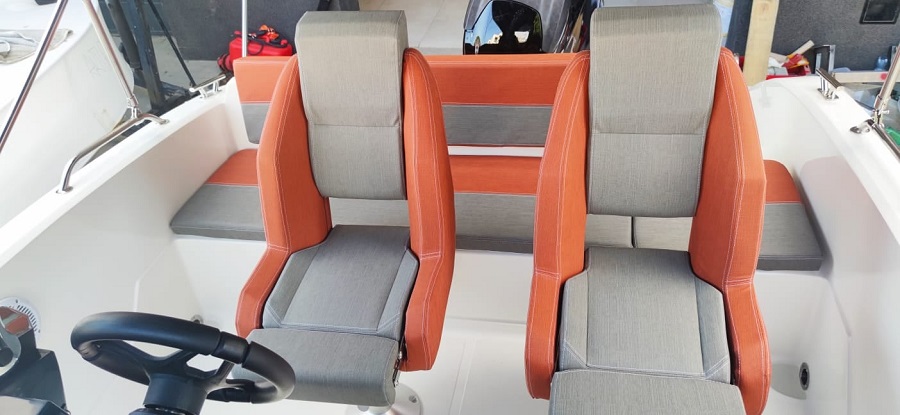 Barca cu motor QX563