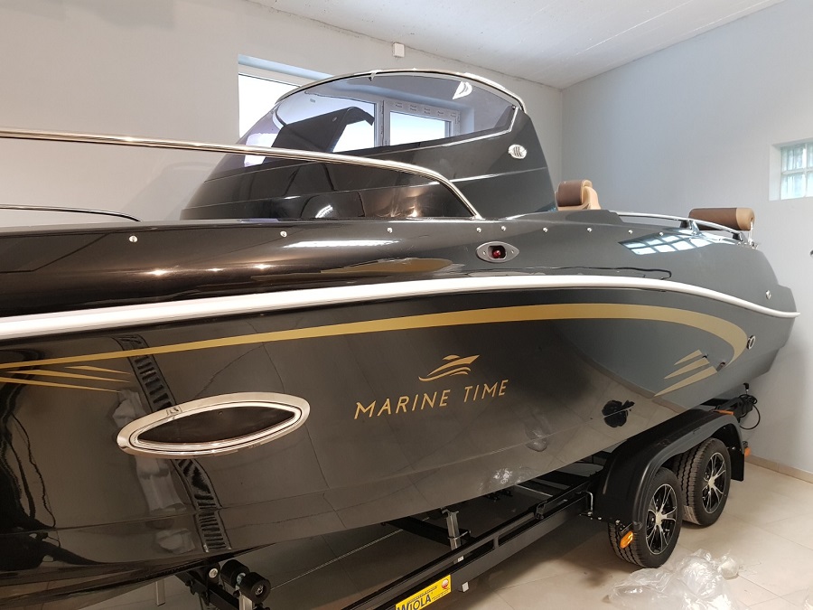 Barca cu motor QX615