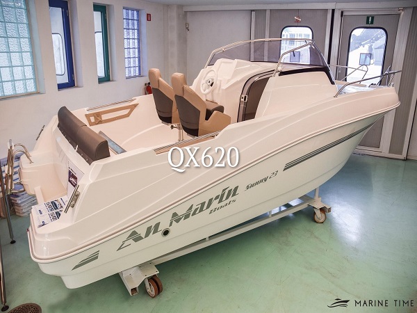 Barca cu motor QX620
