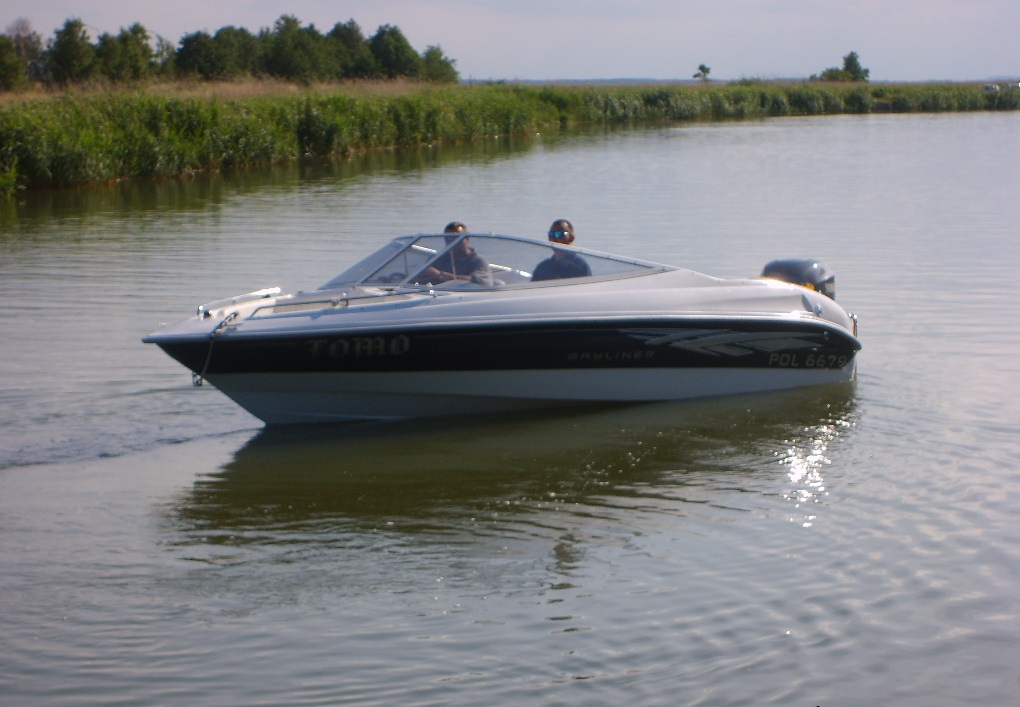 Barca cu motor - M630 Elegance