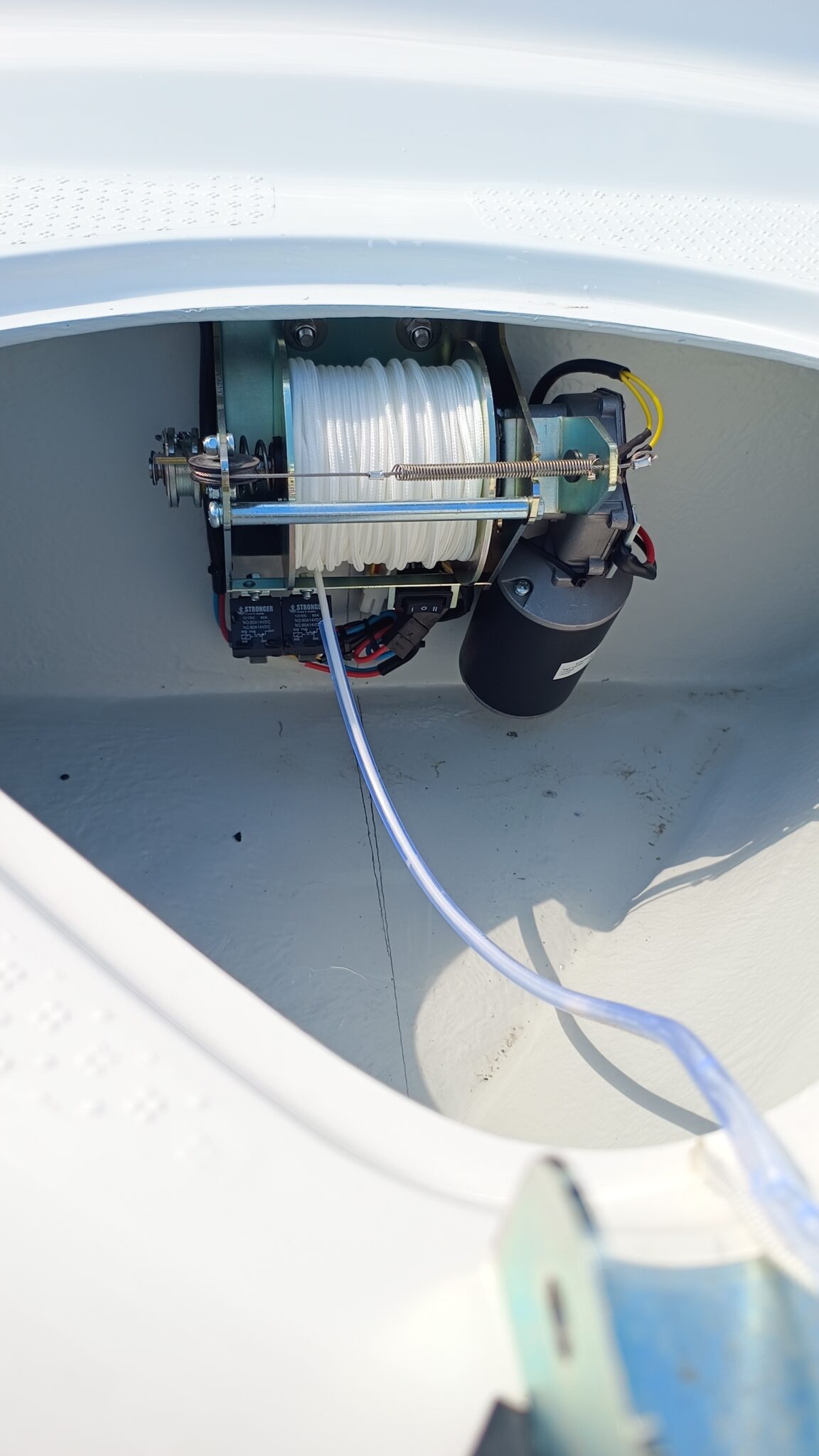 Montaj echipament barca cu cabina M555 Fishing edition