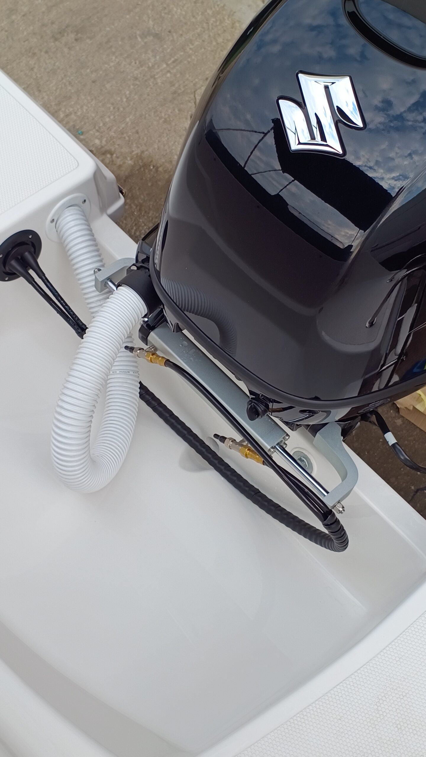 Montaj echipament barca cu cabina QX557